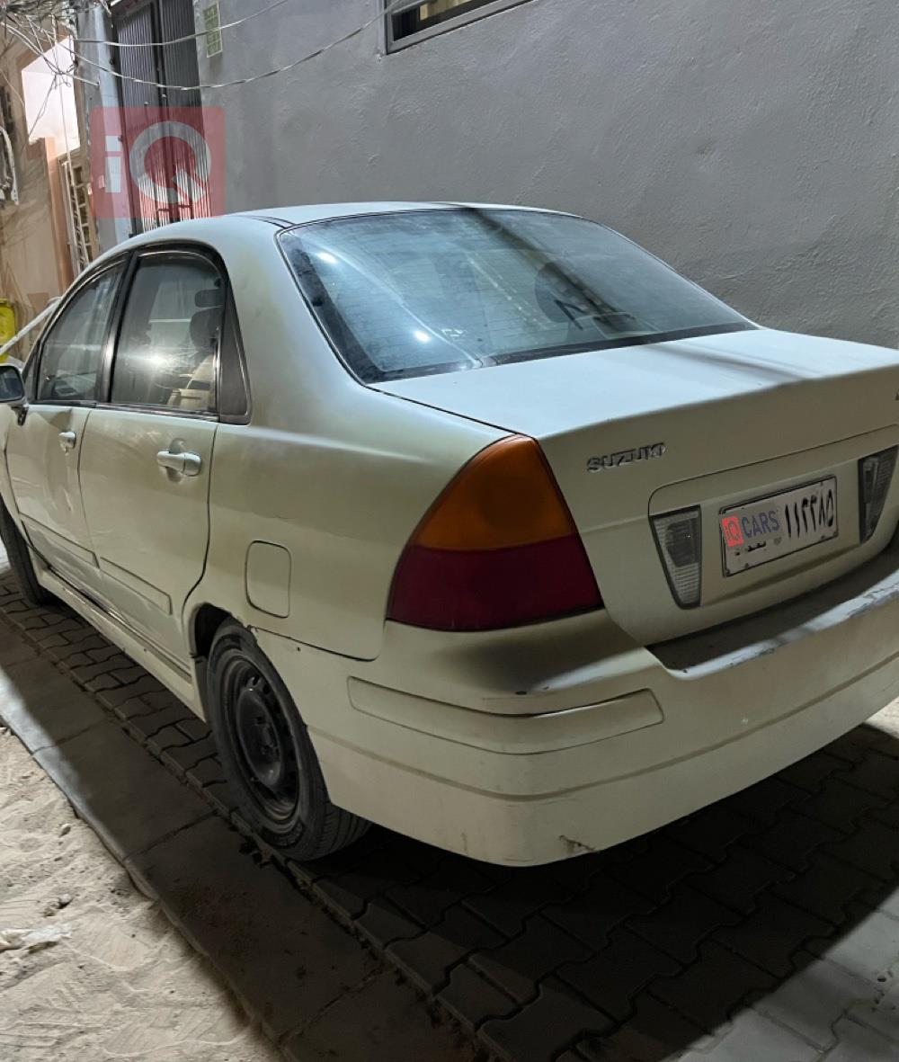 سوزوکی لیانا